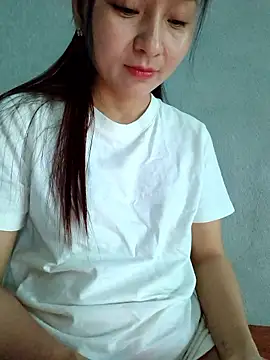 Snapshot of Vanvan68xx chatting on April 26, 8:23 am Vanvan68xx online show from April 26, 8:23 am