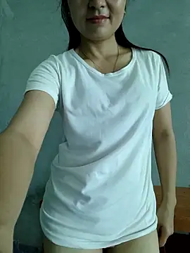Snapshot of Vanvan68xx chatting on May 6, 4:30 am Vanvan68xx online show from May 6, 4:30 am
