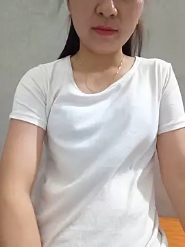 Snapshot of Vanvan68xx chatting on May 14, 7:53 pm Vanvan68xx online show from May 14, 7:53 pm