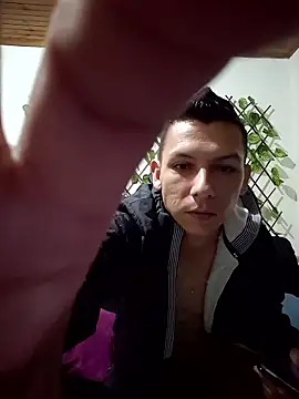 Snapshot of Andres_storm chatting on January 18, 9:35 am Andres storm online show from January 18, 9:35 am