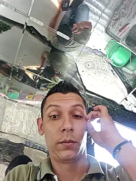 Snapshot of Andres_storm chatting on April 4, 10:29 pm Andres storm online show from April 4, 10:29 pm