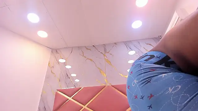 passion black online show from March 10, 7:08 pm