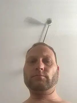 Snapshot of Hamsterdich chatting on June 6, 11:26 am Hamsterdich online show from June 6, 11:26 am