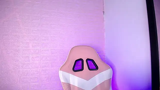 Snapshot of Dominic_Queen1126 chatting on March 11, 11:22 pm Dominic Queen1126 online show from March 11, 11:22 pm