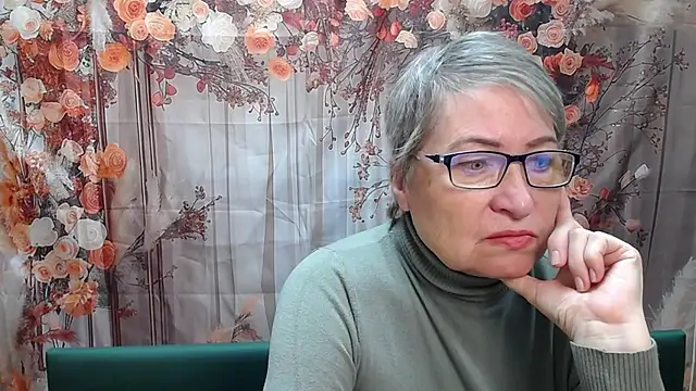 VeronicaSvitt online show from April 1, 5:08 am