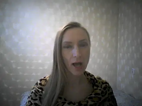 Snapshot of Averinona chatting on March 18, 3:59 pm Averinona online show from March 18, 3:59 pm