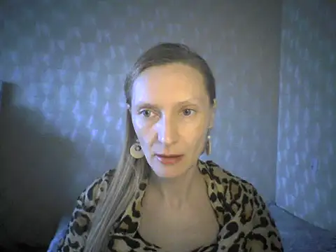 Snapshot of Averinona chatting on March 24, 3:28 pm Averinona online show from March 24, 3:28 pm