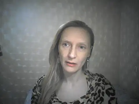 Snapshot of Averinona chatting on April 2, 5:43 pm Averinona online show from April 2, 5:43 pm