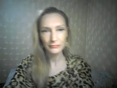 Snapshot of Averinona chatting on April 3, 6:17 pm Averinona online show from April 3, 6:17 pm