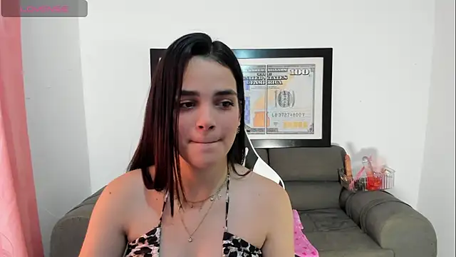 Snapshot of LucianaMoreau chatting on March 18, 11:30 pm LucianaMoreau online show from March 18, 11:30 pm