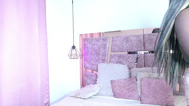 JuliKeita online show from February 3, 2:53 am