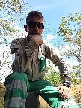 torvyHot online show from May 29, 4:38 pm