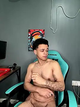 Snapshot of l-laross chatting on January 16, 6:56 pm l-laross online show from January 16, 6:56 pm