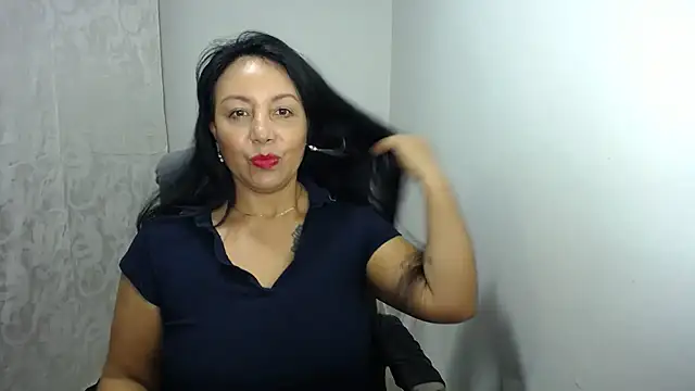 Snapshot of soyElena46 chatting on April 20, 12:19 pm soyElena46 online show from April 20, 12:19 pm