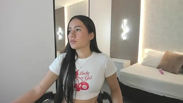 mia slora online show from May 21, 12:12 pm