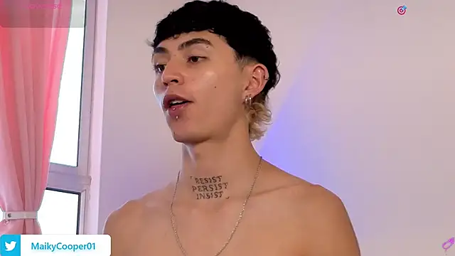 Maiky Cooper01 online show from March 26, 1:49 pm