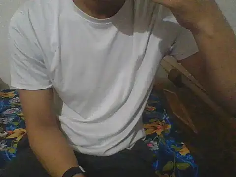 Snapshot of daud22 chatting on February 13, 9:49 am daud22 online show from February 13, 9:49 am