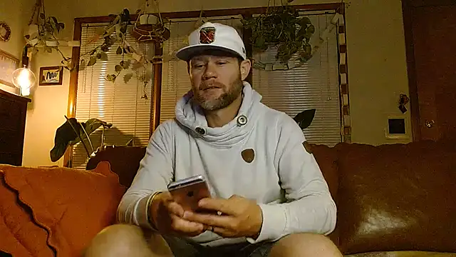 Snapshot of marcus_graves_13 chatting on January 11, 5:56 am marcus graves 13 online show from January 11, 5:56 am