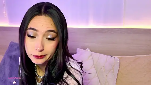 Snapshot of AliceeBloom chatting on February 6, 10:40 am AliceeBloom online show from February 6, 10:40 am