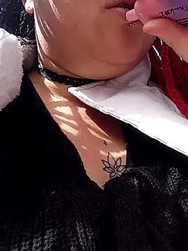 EmmieRae- online show from January 18, 3:49 pm