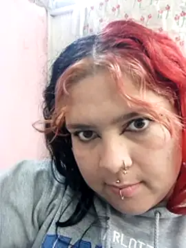 EmmieRae- online show from February 1, 12:04 pm