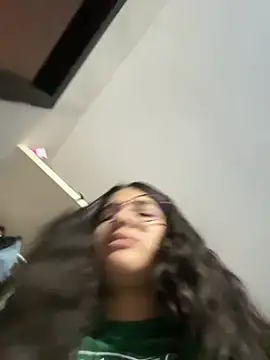 Snapshot of diosa_sofia19 chatting on March 17, 1:54 am diosa sofia19 online show from March 17, 1:54 am