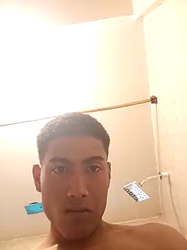 Snapshot of CrIs1dtian3 chatting on February 11, 3:28 pm CrIs1dtian3 online show from February 11, 3:28 pm