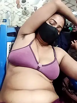 sexyqueen558 online show from March 18, 11:30 pm