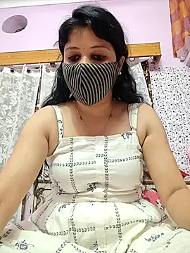 Priyaji7575 online show from April 1, 1:41 pm