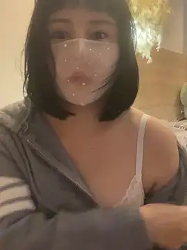 Snapshot of Mia-zhan chatting on January 18, 9:46 am Mia-zhan online show from January 18, 9:46 am