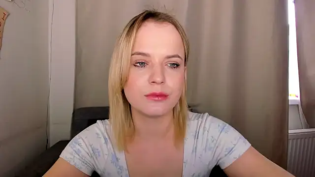 Snapshot of JessicaBeverly_ chatting on April 23, 1:13 pm JessicaBeverly online show from April 23, 1:13 pm