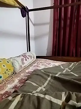 studio-my online show from February 8, 6:11 pm