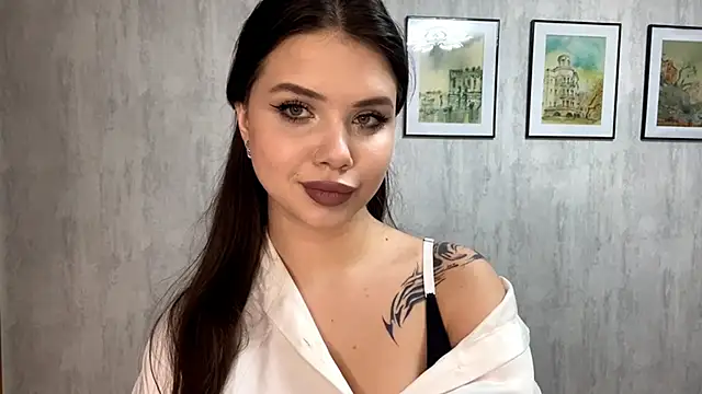 Snapshot of MaraTilIer chatting on February 4, 5:46 am MaraTilIer online show from February 4, 5:46 am