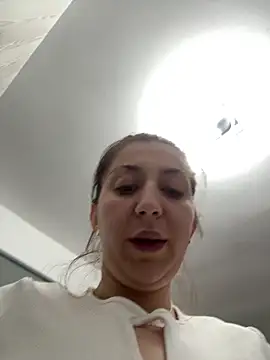 dalia0710 online show from April 27, 8:40 pm