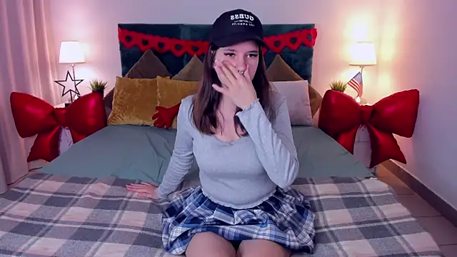 Snapshot of MollysMiawko chatting on February 10, 8:29 am MollysMiawko online show from February 10, 8:29 am