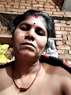 Hot di97 online show from February 5, 7:40 pm