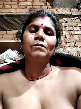 Hot di97 online show from February 8, 10:46 pm