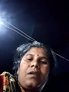 Hot di97 online show from May 10, 7:19 pm