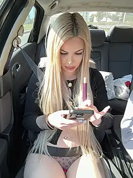 AlyssaFoxx  online show from March 1, 12:29 pm