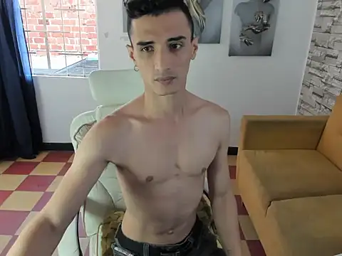 Snapshot of felipe_colinss chatting on February 21, 12:17 pm felipe colinss online show from February 21, 12:17 pm