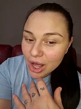 9Alice online show from February 16, 5:53 pm