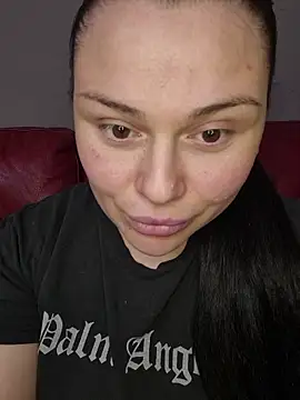 9Alice online show from February 19, 5:53 pm