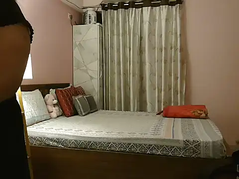 SASSY AANNUU online show from May 12, 8:50 pm