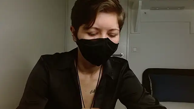 Snapshot of Alexxa_XX chatting on February 2, 8:40 pm Alexxa XX online show from February 2, 8:40 pm