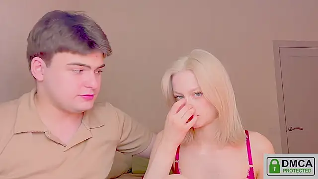 your molly mark  online show from March 27, 10:31 pm