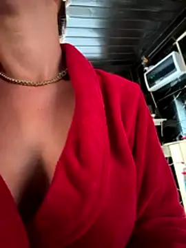 Missolevelvet online show from May 17, 8:12 am