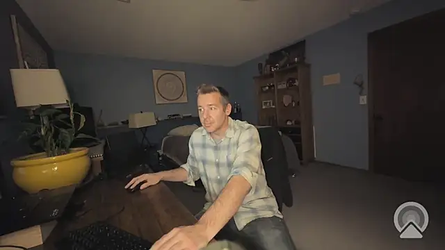 chrisw8140 online show from April 23, 1:29 am