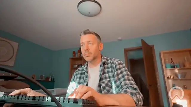 chrisw8140 online show from May 11, 12:38 am