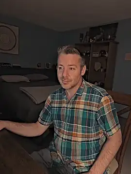 chrisw8140 online show from May 17, 4:10 am