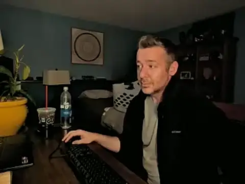 chrisw8140 online show from May 18, 1:02 am